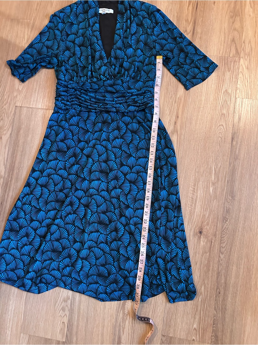 Evan Picone Blue Fan-Print V-Neck Midi Dress - Picture 5 of 8